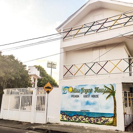 Posada Miss Joyce House ซานอันเดรส ภายนอก รูปภาพ